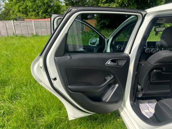 MERCEDES-BENZ B CLASS 1.6 B180 Sport