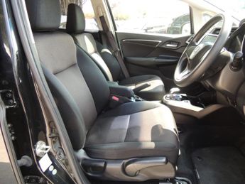 HONDA FIT 1.5 HYBRID AUTO