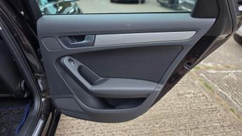 AUDI A4 AVANT 2.0 TDI SE Technik S Tronic quattro Euro 5 (s/s) 5dr