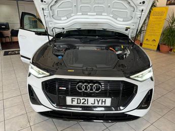 AUDI E-TRON 55 Vorsprung
