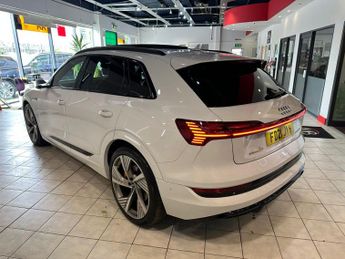AUDI E-TRON 55 Vorsprung