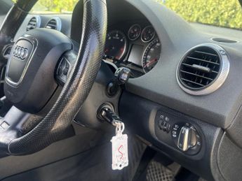 AUDI A3 2.0 TDI S line