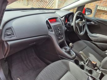 VAUXHALL ASTRA 1.6 i Design