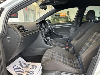 VOLKSWAGEN GOLF 1.4 TSI 8.7kWh GTE Advance DSG Euro 6 (s/s) 5dr