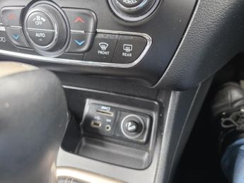 JEEP CHEROKEE 2.2 Cherokee 2.2 Mjii 200hp Limited 4wd 9 Spd Auto