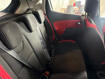RENAULT CLIO 1.5 Dynamique S Nav dCi 90