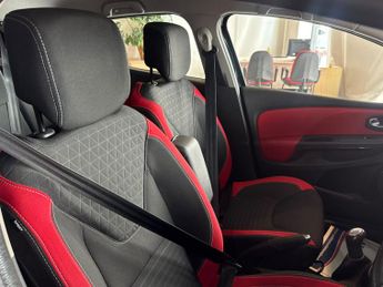 RENAULT CLIO 1.5 Dynamique S Nav dCi 90