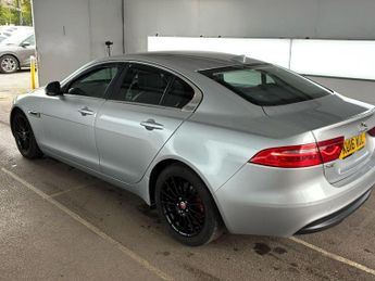 JAGUAR XE 2.0d Prestige Euro 6 (s/s) 4dr