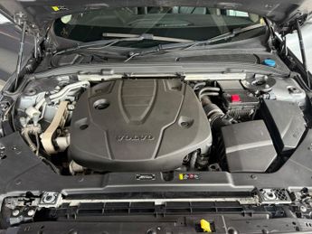 VOLVO V60 2.0 Momentum Plus D3
