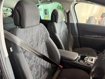 PEUGEOT 3008 1.6 e-HDi Active