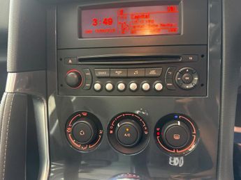 PEUGEOT 3008 1.6 e-HDi Active