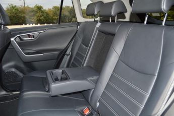 TOYOTA RAV4 2.5 VVT-h Excel