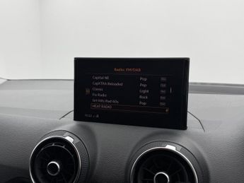 AUDI Q2 1.6 TDI 30 Sport
