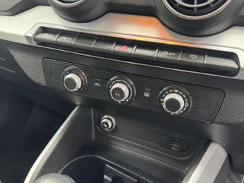 AUDI Q2 1.6 TDI 30 Sport