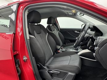 AUDI Q2 1.6 TDI 30 Sport