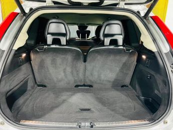 VOLVO XC90 2.0 D5 Momentum Geartronic 4WD Euro 6 (s/s) 5dr