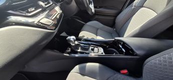 TOYOTA C-HR 1.8 VVT-h Design