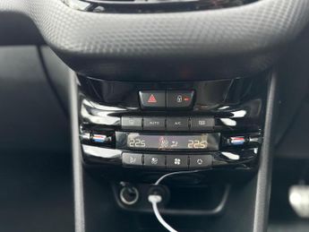 PEUGEOT 208 1.2 PureTech GPF GT Line EAT Euro 6 (s/s) 5dr
