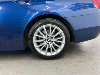 BMW 5 SERIES 2.0 520d Luxury Auto Euro 6 (s/s) 4dr