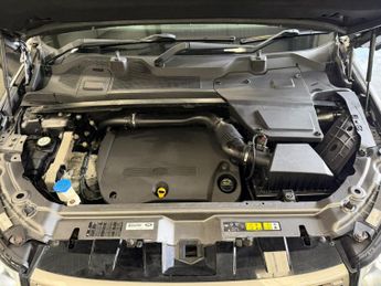 LAND ROVER DISCOVERY SPORT 2.2 SD4 HSE