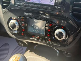 NISSAN JUKE 1.6 Tekna Euro 5 (s/s) 5dr