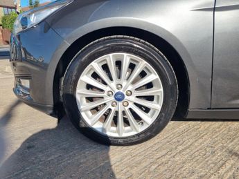 FORD FOCUS 1.0 T EcoBoost Titanium X