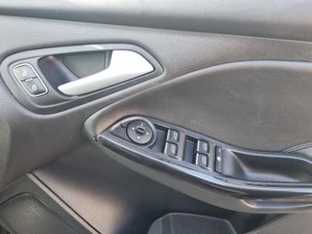 FORD FOCUS 1.0 T EcoBoost Titanium X