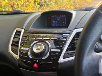 FORD FIESTA 1.4 Titanium 5dr