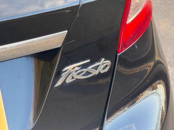 FORD FIESTA 1.4 Titanium 5dr
