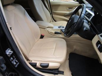 BMW 3 SERIES 2.0 320d SE Touring - Auto - Beige Leather - 7 Services