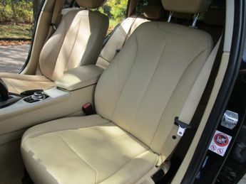 BMW 3 SERIES 2.0 320d SE Touring - Auto - Beige Leather - 7 Services