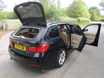 BMW 3 SERIES 2.0 320d SE Touring - Auto - Beige Leather - 7 Services