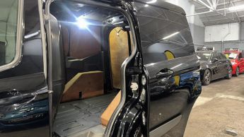 FORD TRANSIT COURIER 1.5 TDCi Trend Diesel Black 5dr SATNAV+NO VAT+CLEAN+WORK READY