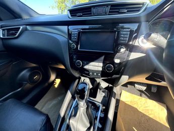 NISSAN QASHQAI 1.2 DIG-T Tekna+