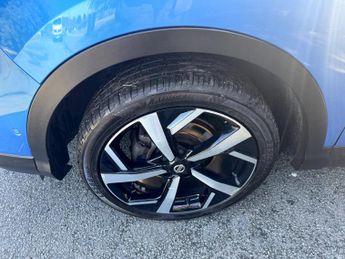 NISSAN QASHQAI 1.2 DIG-T Tekna+