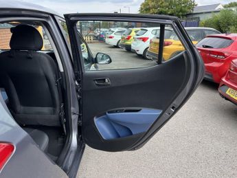 HYUNDAI I10 1.2 I10 SE 1.2 A/T (BLUE INT) +SS