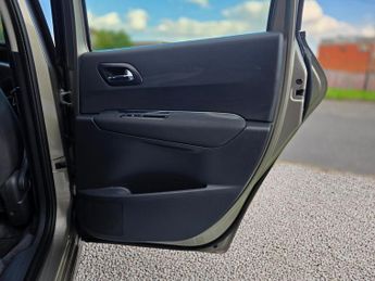 PEUGEOT 3008 1.6 HDi Active