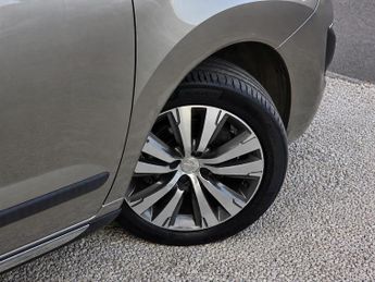 PEUGEOT 3008 1.6 HDi Active