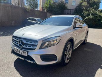 MERCEDES-BENZ GLA 1.6 GLA200 AMG Line