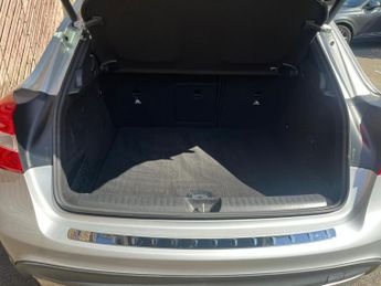 MERCEDES-BENZ GLA 1.6 GLA200 AMG Line