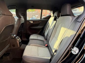 VOLVO XC40 1.5 Plus T4 (211 hp) Auto