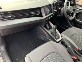 AUDI A1 1.0 TFSI 30 Sport