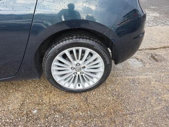 VAUXHALL ASTRA 1.4 i Turbo Elite