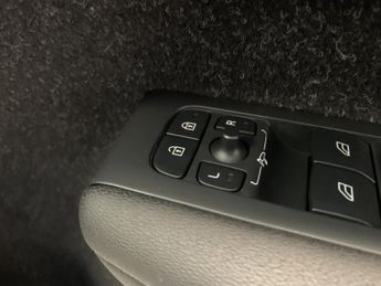 VOLVO XC40 2.0 R-Design Pro D4 AWD