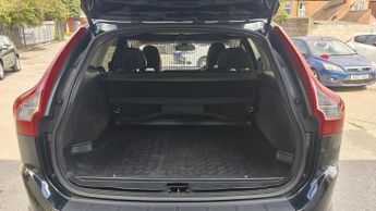 VOLVO XC60 2.0 D3 R-Design Geartronic Euro 5 5dr