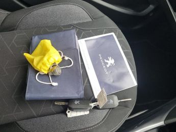 PEUGEOT 2008 1.2 PureTech Active