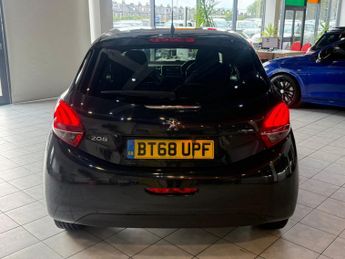 PEUGEOT 208 1.5 BlueHDi Tech Edition