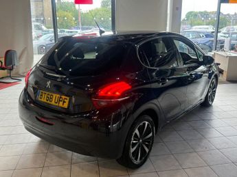 PEUGEOT 208 1.5 BlueHDi Tech Edition