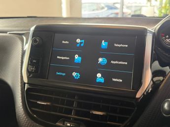 PEUGEOT 208 1.5 BlueHDi Tech Edition