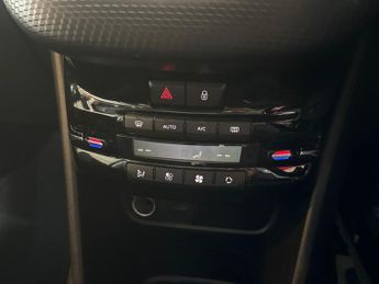 PEUGEOT 208 1.5 BlueHDi Tech Edition